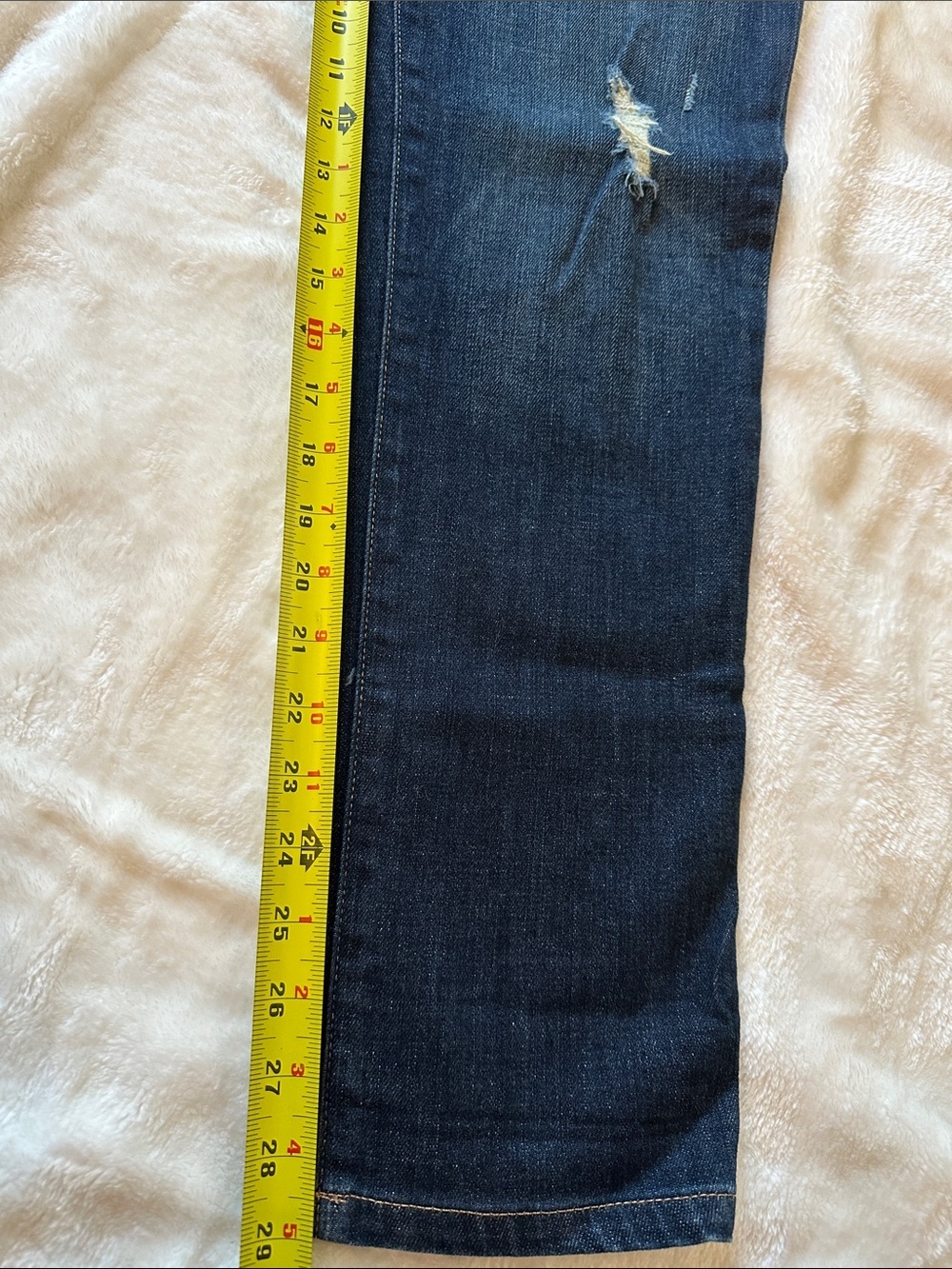 TOMMY HILFIGER Women’s Dark Blue Distressed Straight Leg “Boyfriend”Jeans Sz 8 - Picture 12 of 12